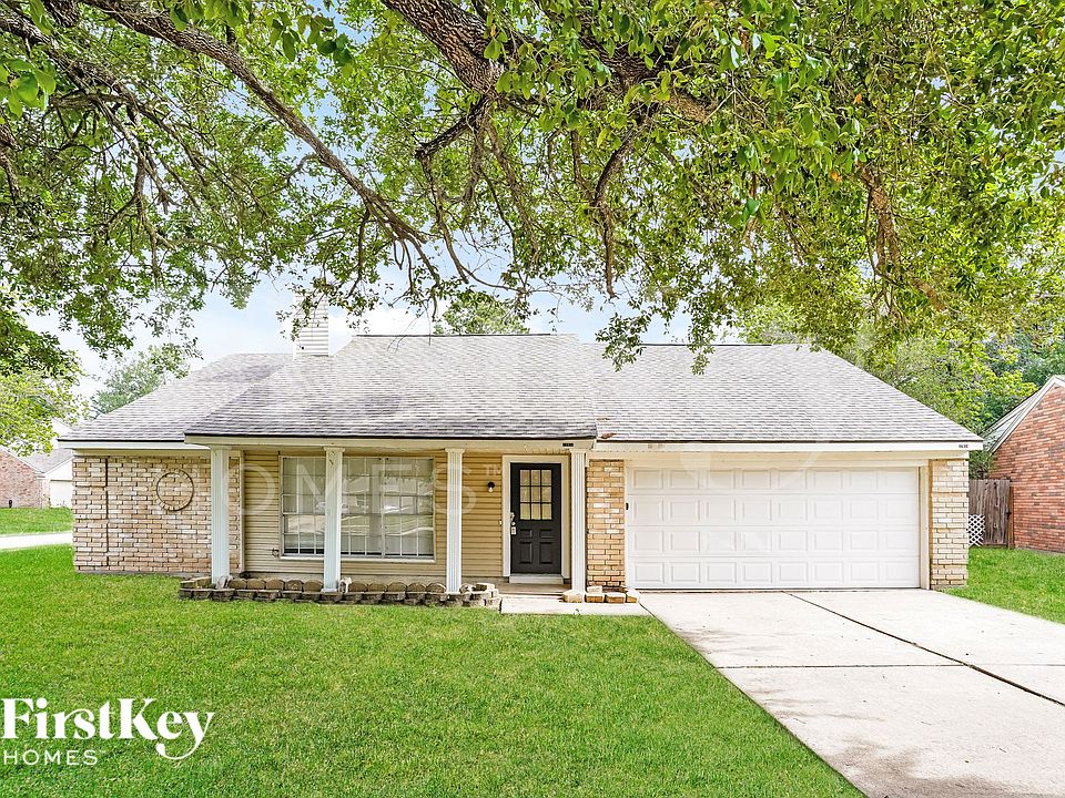 1st image of 17914 Holly Forest Dr