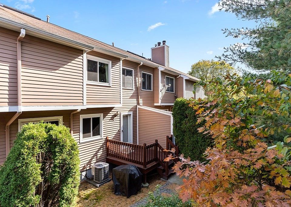 1st image of 13 Nightingale Ln #U25c