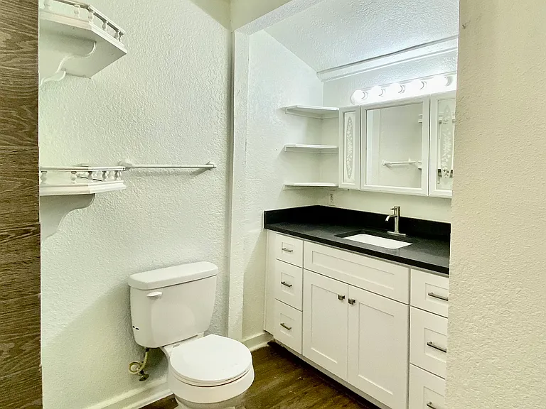 408 Faris St — Photo 8