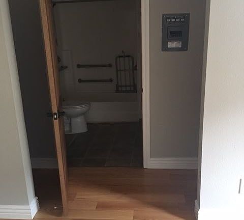 3rd image of 406 N Bixel St APT 3