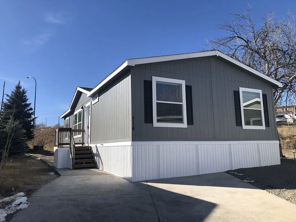 3 bed, 2.0 bath, 1123 sqft, $1,995 — Photo 1