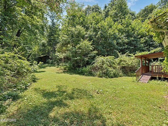 2nd image of 283 Eblen Cave Rd