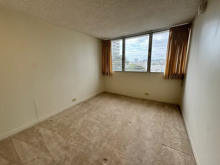 2637 Kuilei St #A64 — Photo 11