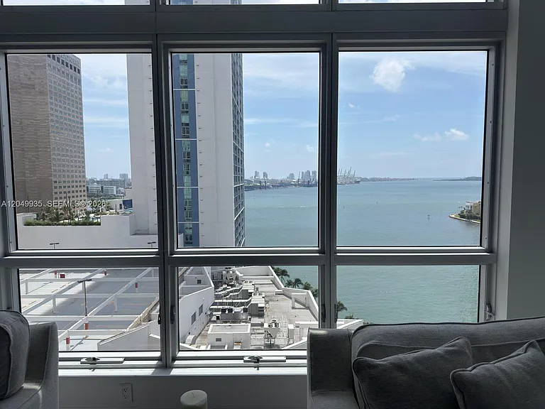 300 S Biscayne Blvd #T-3703 — Photo 18