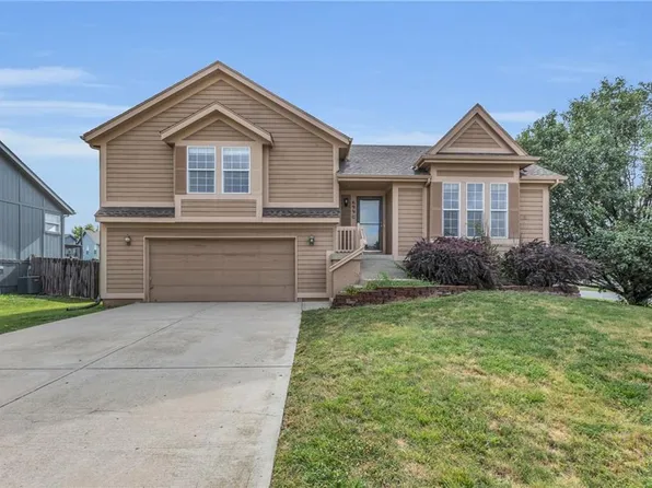 699 S Evergreen St, Gardner, KS 66030