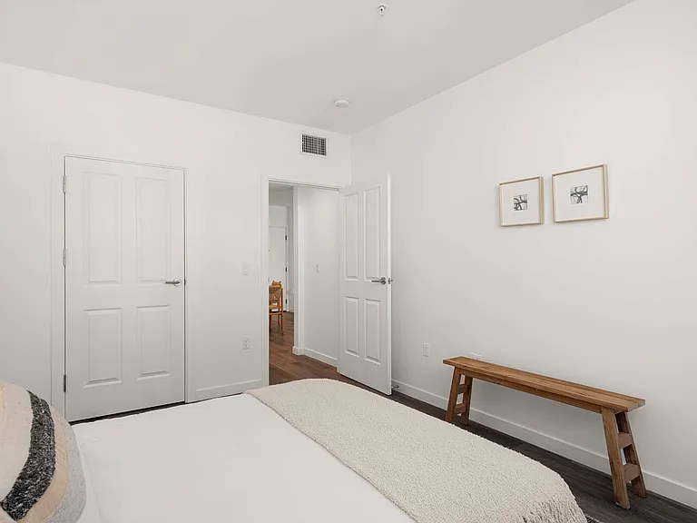 Eddy Redondo Residences — Photo 73