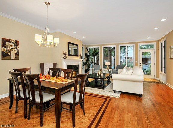 3rd image of 1539 W Oakdale Ave