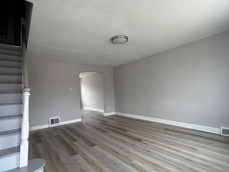 2920 Tyson Ave — Photo 4