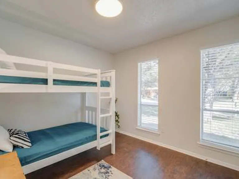 Jasmine Ln — Photo 20