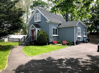 6 Park St, Blue Point, NY 11715