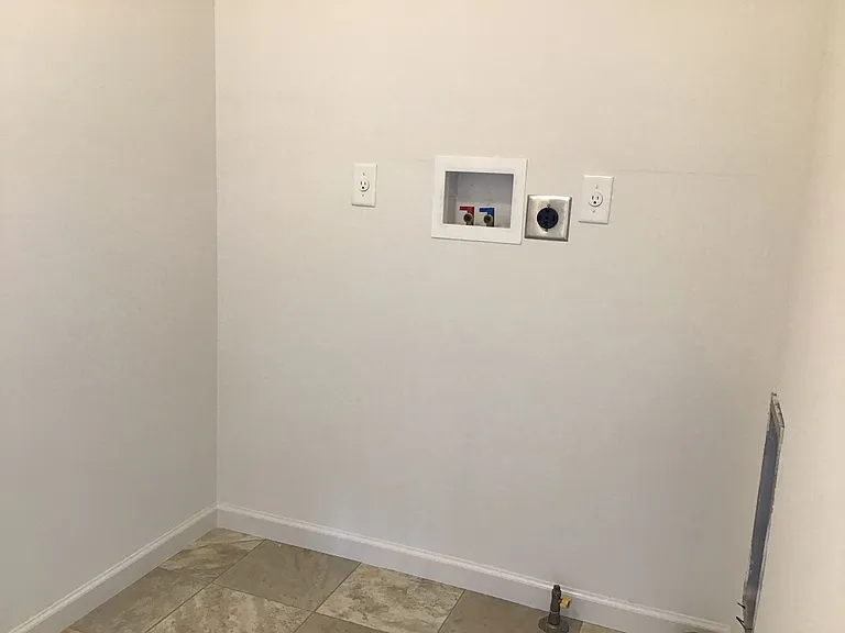 2809 Mannerchor Rd — Photo 10