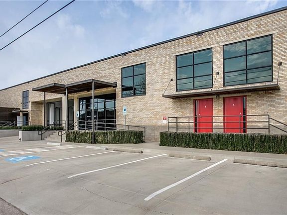 2nd image of 155 Oak Lawn Ave