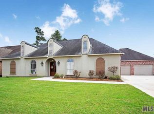 12562 N Lakeshore Dr, Walker, LA 70785