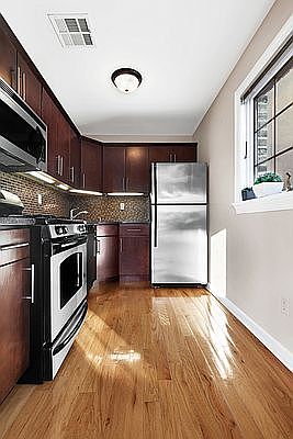 3rd image of 6510 Hull Ave Floor 2