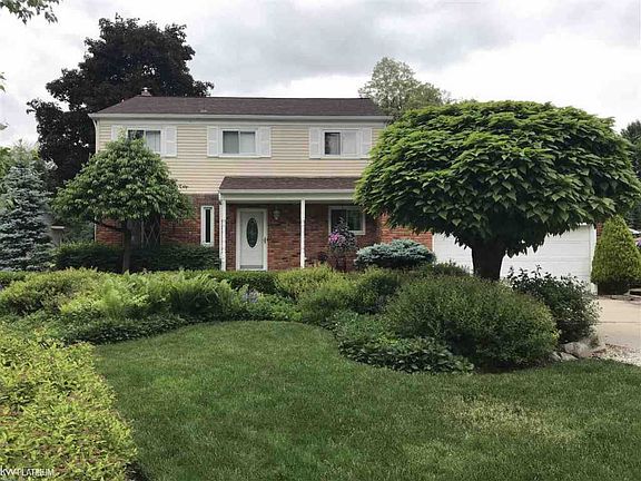 2nd image of 558 Shady Ln