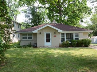 5112 Fountain Ln, Mccullom Lake, IL 60050