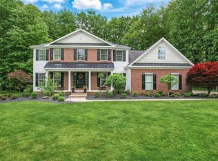 2104 Pierce Bluffs Dr, Hermitage, PA