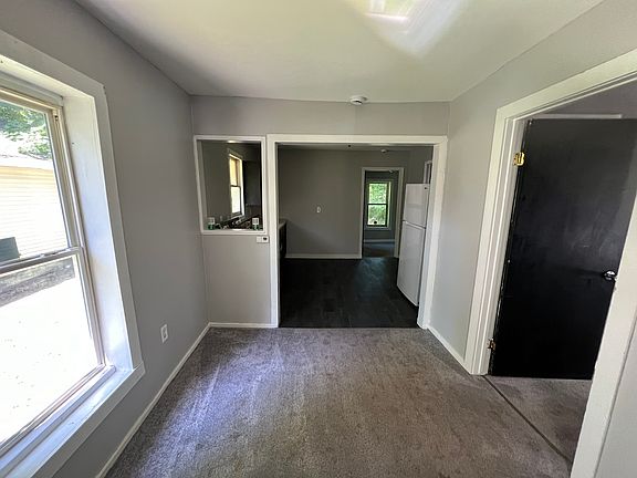 4th image of 712 S Hayford Ave