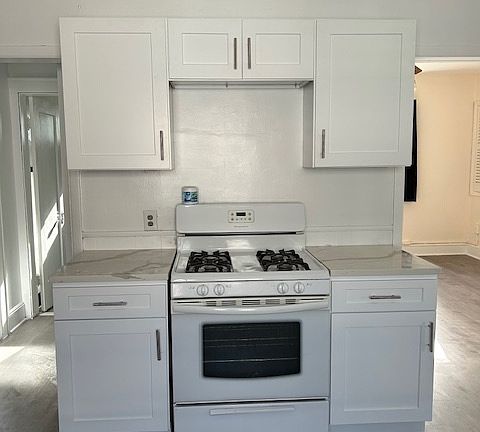 2nd image of 116 Bennett St Floor 3