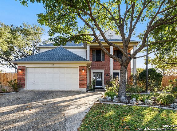 2nd image of 1343 Oak Path