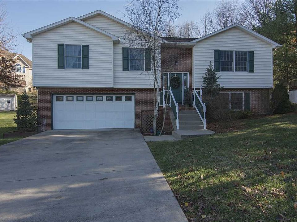 1st image of 880 Canterbury Ct