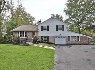 1056 Wagon Rd, Blue Bell, PA 19422