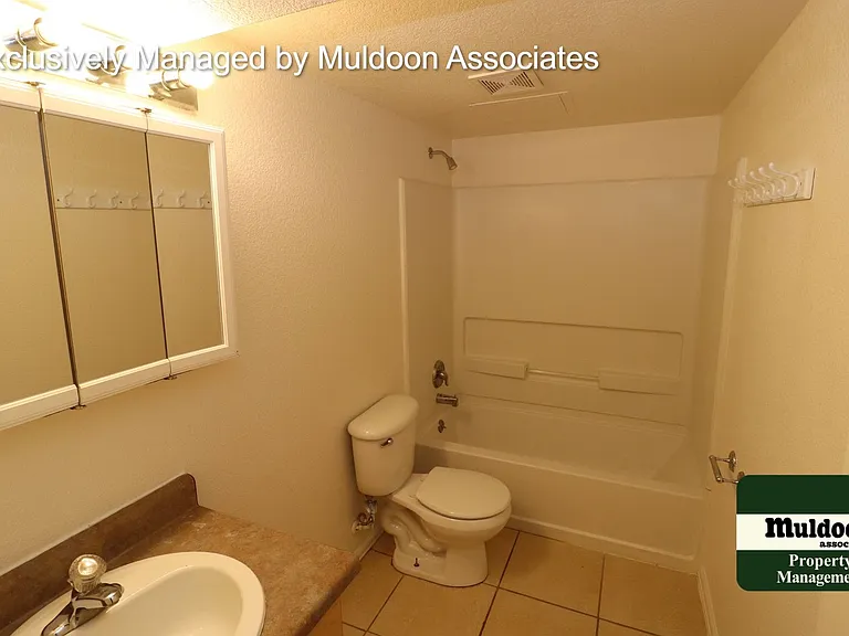 1661 W Siesta Dr — Photo 4