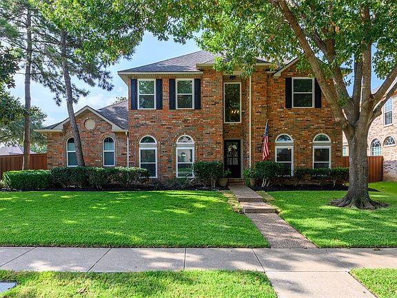 2nd image of 1427 Charlotte Way