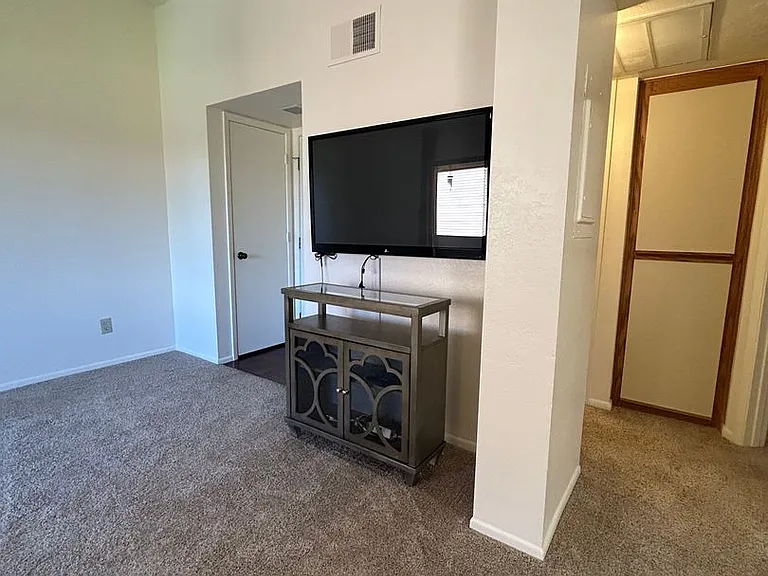 1698 W Wood Bridge Ct — Photo 15