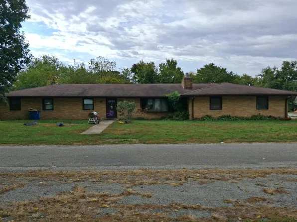102 E Grant St, Arrowsmith, IL 61722