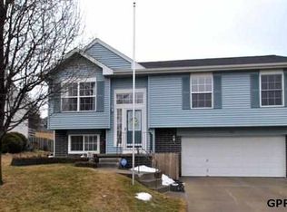 3113 Lone Tree Rd, Bellevue, NE 68123