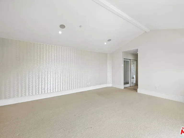 1675 N Woods Dr — Photo 50