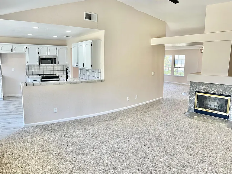 1654 Rebecca Dr — Photo 6
