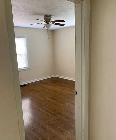 1409 Arlington Dr — Photo 8