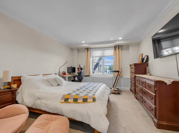 211-40 18th Avenue image 10 of 14