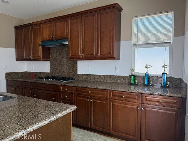 4 bed, 2310 sqft, $3,600 — Photo 4