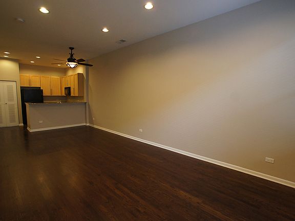 2nd image of 600 W Chicago Ave #Gu11