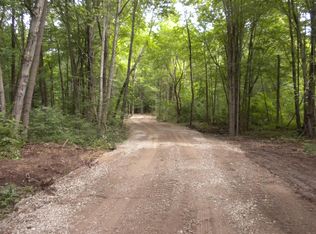2 Old Allegan Rd, Saugatuck, MI 49453