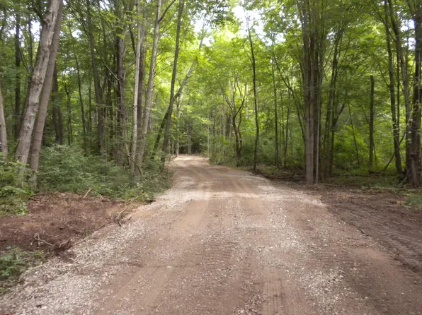 2 Old Allegan Rd, Saugatuck, MI 49453