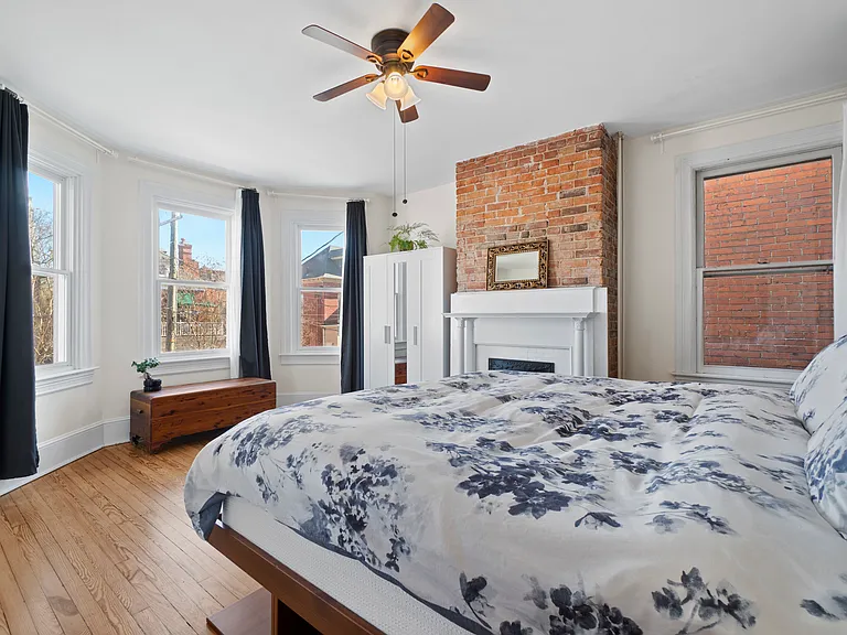 515 Boissevain Ave — Photo 13