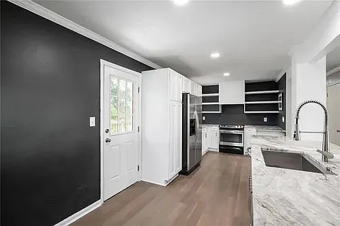 Vanguard Cir SW — Photo 15
