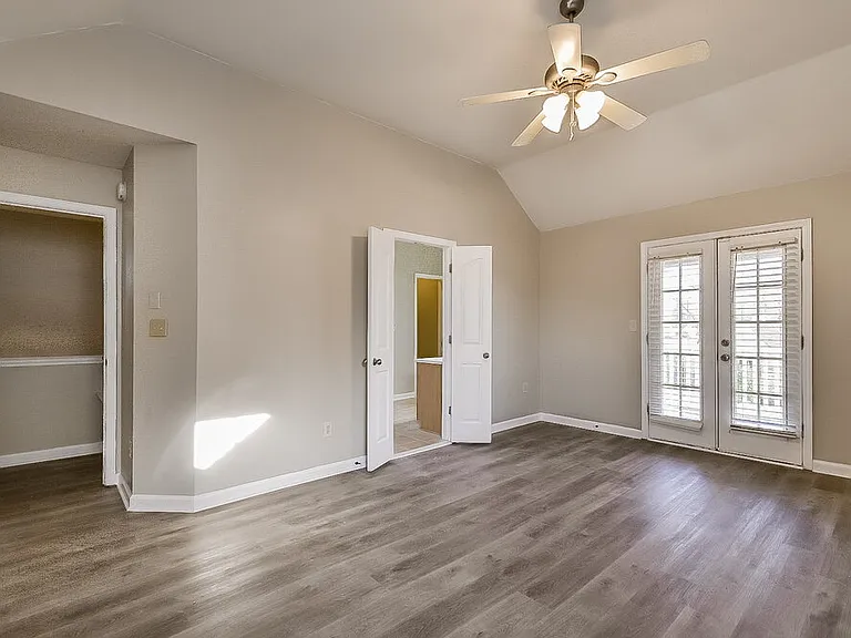 8531 Griffin Park Dr — Photo 10