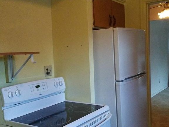 4th image of 23 Woodruff Dr