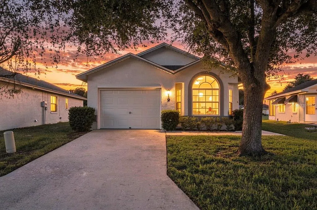 2 bed, 2.0 bath, 1148 sqft, $1,800 — Photo 3