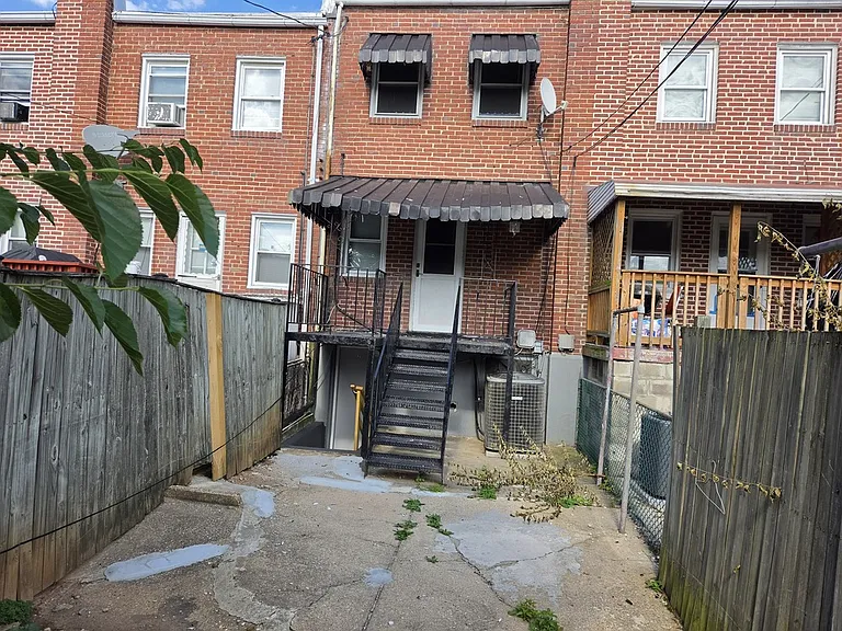 308 Gusryan St #2 — Photo 5