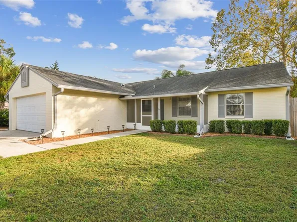 17626 Whistling Ln, Lutz, FL 33549