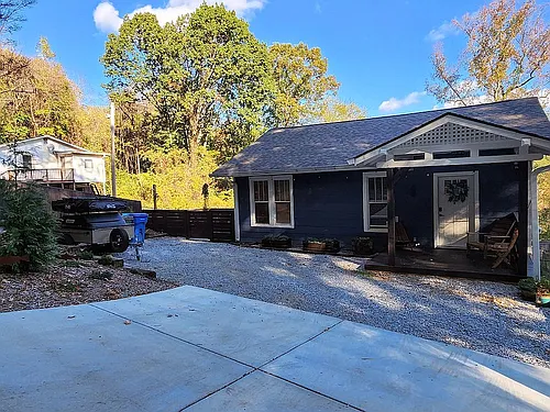 317 Peak St Photo 1