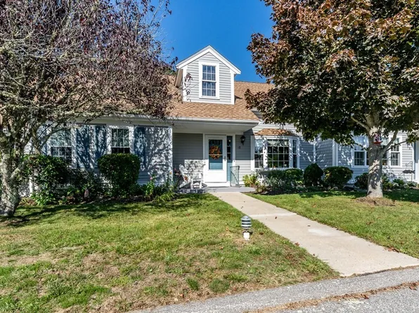 1 Melville Ct #B, Pocasset, MA 02559