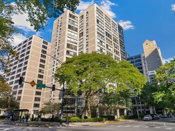 5050 S East End Ave APT 2D, Chicago, IL 60615