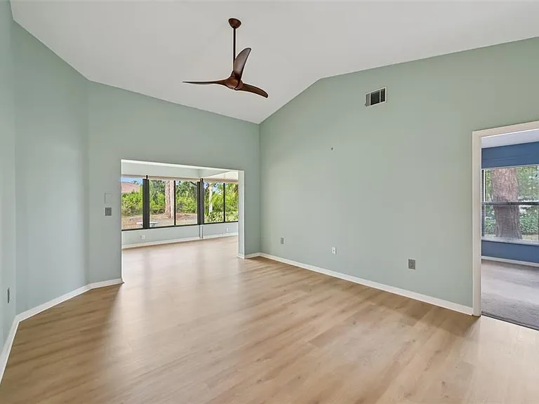227 Southampton Dr #289 — Photo 4